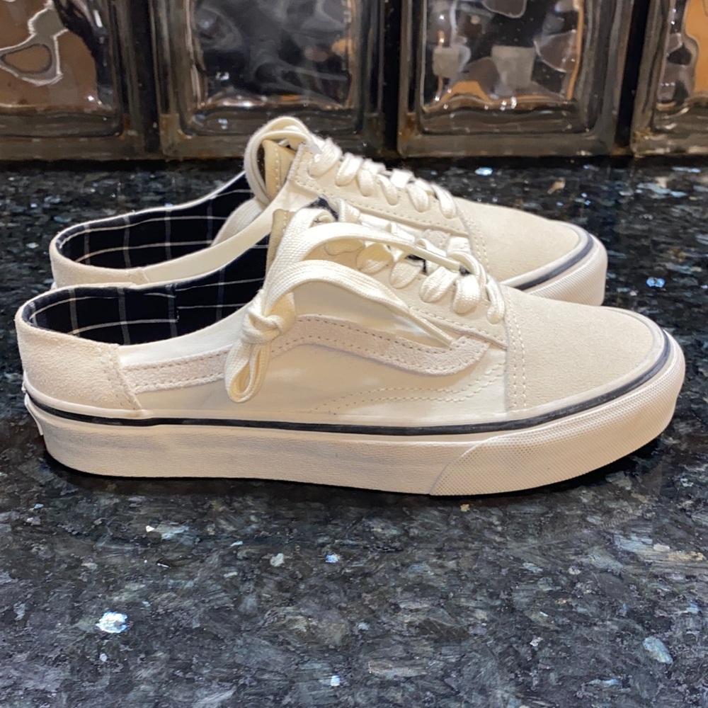 NWOB!! Vans Women's Old Skool Mule Neutral Block Slip-On Shoes Size 6.5